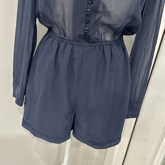 NWT 🏷️ BCBGeneration Women's Long Sleeve Blouse Romper size S - Picture 4 of 12